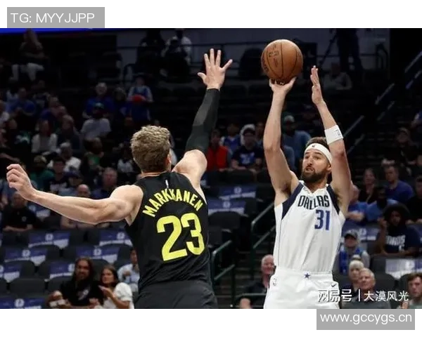 克莱上半场表现出色三分命中率高助球队稳住局势